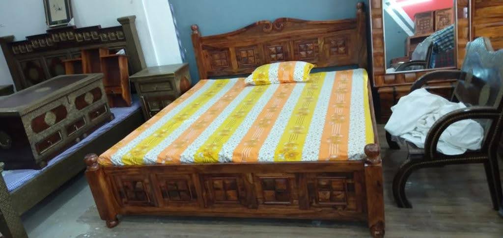 Traditional Panel Bed